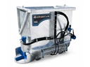 Distributor de compost suspendat, autoalimentat, 1000L, hidraulic. Ideal pentru vii, livezi și culturi liniare, asigură o aplicare rapidă și eficientă a materiei organice, economisind timp. MCS1000